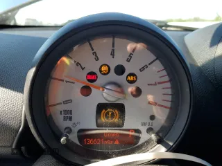 2013 MINI Countryman S with VIN WMWZC3C55DWP20904, listed as a Copart auction lot 57144355 with 136,621 mi miles and Clean title. Bid and sale history available at DreamBid. Image 9.