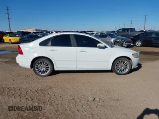 2010 Volvo S40 z VIN YV1382MSXA2510921, wystawiony jako IAAI lot #41227474 z przebiegiem 148 929 mil mil oraz . Historia ofert i sprzedaży dostępna na DreamBid. Obrazek 13.