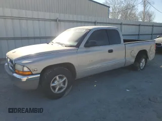 1998 Dodge Dakota SLT z VIN 1B7GL22XXWS563954, wystawiony jako Copart lot #46836855 z przebiegiem 134 553 mil mil oraz Szkoda całkowita • Salvage title. Historia ofert i sprzedaży dostępna na DreamBid. Obrazek 1.
