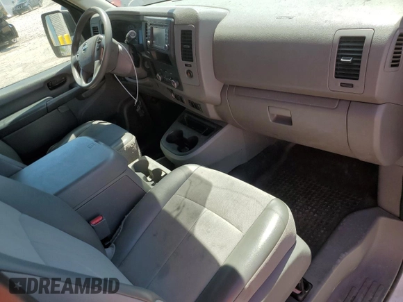 2018 Nissan NV Cargo S z VIN 1N6BF0LY1JN803877, wystawiony jako Copart lot #53290635 z przebiegiem 90 670 mil mil oraz Szkody całkowita. Historia ofert i sprzedaży dostępna na DreamBid. Obrazek 8.