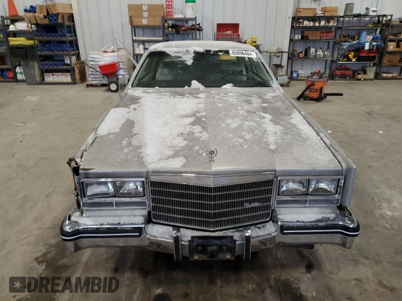1984 Cadillac Eldorado z VIN 1G6AL5785EE630873, wystawiony jako Copart lot #82896404 z przebiegiem 3 839 mil mil oraz Czysty tytuł • Clean title. Historia ofert i sprzedaży dostępna na DreamBid. Obrazek 5.