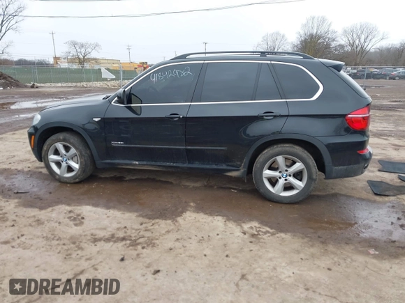 2013 BMW X5 xDrive50i с VIN 5UXZV8C54DL426713, выставлен на аукционе IAAI как лот 41742982 с пробегом 103 208 миль миль и . История ставок и продаж доступна на DreamBid. Изображение 14.