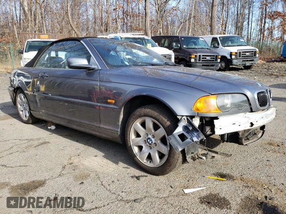 2001 BMW 3 Series 325Ci with VIN WBABS33461JY57192, listed as a Copart auction lot 83082904 with 189,529 mi miles and Salvage Title. Bid and sale history available at carsss.com. Image 4.