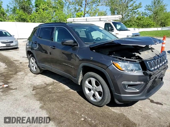 2018 Jeep Compass Latitude z VIN 3C4NJDBB3JT142940, wystawiony jako Copart lot #56306475 z przebiegiem 75 387 mil mil oraz Szkoda całkowita • Salvage title. Historia ofert i sprzedaży dostępna na DreamBid. Obrazek 14.