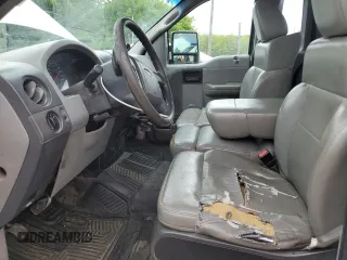 2008 Ford F-150 XL z VIN 1FTRF14W28KD54256, wystawiony jako Copart lot #58759235 z przebiegiem Nie podano mil oraz Czysty tytuł • Clean title. Historia ofert i sprzedaży dostępna na DreamBid. Obrazek 7.
