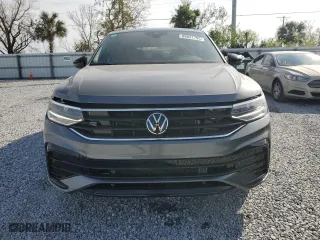 2023 Volkswagen Tiguan SE R-Line Black with VIN 3VVCB7AXXPM108825, listed as a Copart auction lot 88631795 with 17,126 mi miles and Salvage Title. Bid and sale history available at carsss.com. Image 5.