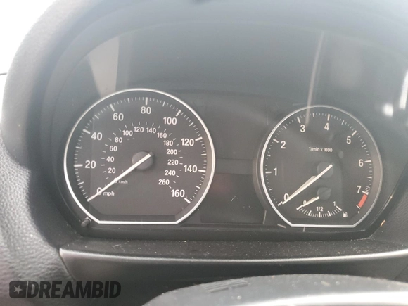 2013 BMW 1 Series 128i z VIN WBAUL7C54DVU10072, wystawiony jako Copart lot #73754044 z przebiegiem Nie podano mil oraz Nie do naprawy • Non repairable. Historia ofert i sprzedaży dostępna na DreamBid. Obrazek 9.