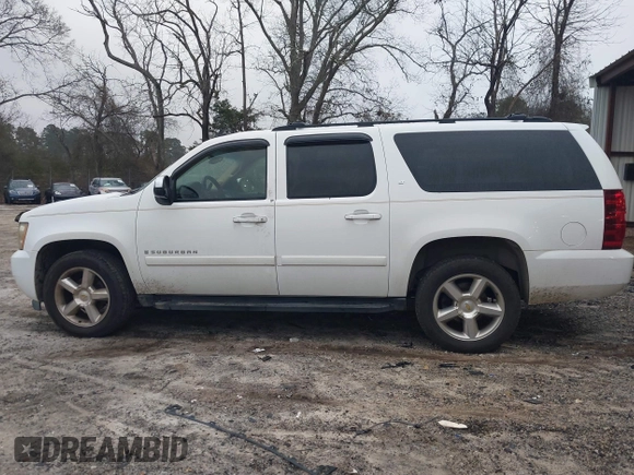 2007 Chevrolet Suburban LT с VIN 1GNFC16J17J187848, выставлен на аукционе IAAI как лот 41553241 с пробегом Не указан миль и . История ставок и продаж доступна на DreamBid. Изображение 14.
