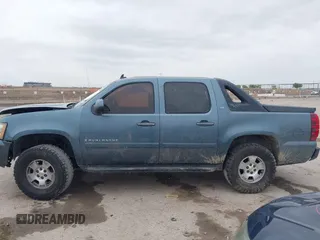 2008 Chevrolet Avalanche LS с VIN 3GNEC12J78G266817, выставлен на аукционе IAAI как лот 41947950 с пробегом 164 416 миль миль и . История ставок и продаж доступна на DreamBid. Изображение 14.