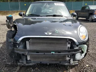 2013 MINI Hardtop with VIN WMWSU3C57DT689655, listed as a Copart auction lot 52161215 with 40,250 mi miles and Salvage Title. Bid and sale history available at DreamBid. Image 5.