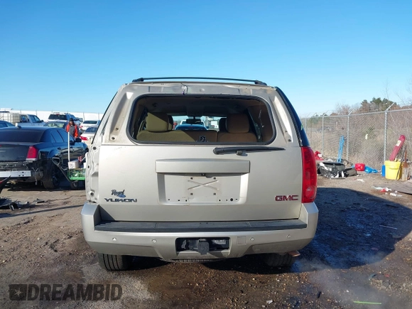 2014 GMC Yukon SLT with VIN 1GKS1CE03ER115330, listed as a IAAI auction lot 41346200 with 115,010 mi miles. Bid and sale history available at carsss.com. Image 17.