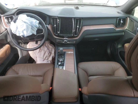 2023 Volvo XC60 Plus Dark Theme z VIN YV4H60DLXP1338593, wystawiony jako Copart lot #54832565 z przebiegiem 17 406 mil mil oraz Nie do naprawy • Non repairable. Historia ofert i sprzedaży dostępna na DreamBid. Obrazek 8.