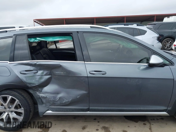 2019 Volkswagen Golf S z VIN 3VWH17AU1KM505617, wystawiony jako IAAI lot #41659236 z przebiegiem 37 964 mil mil oraz . Historia ofert i sprzedaży dostępna na DreamBid. Obrazek 14.