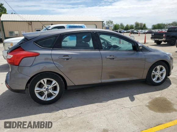 2014 Ford Focus SE z VIN 1FADP3K21EL424134, wystawiony jako Copart lot #56692545 z przebiegiem 46 342 mil mil oraz Szkoda całkowita • Salvage title. Historia ofert i sprzedaży dostępna na DreamBid. Obrazek 3.
