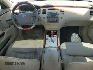 2006 Hyundai Azera SE z VIN KMHFC46F56A098008, wystawiony jako Copart lot #51842105 z przebiegiem 129 476 mil mil oraz Tytuł czysty. Historia ofert i sprzedaży dostępna na DreamBid. Obrazek 8.