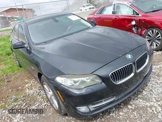 2012 BMW 5 Series 528i with VIN WBAXG5C5XCDX01864, listed as a IAAI auction lot 41910337 with 200,110 mi miles. Bid and sale history available at carsss.com. Image 1.