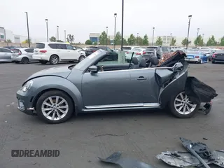 2018 Volkswagen Beetle S z VIN 3VW5DAAT3JM506023, wystawiony jako IAAI lot #42414886 z przebiegiem 33 424 mil mil oraz . Historia ofert i sprzedaży dostępna na DreamBid. Obrazek 15.