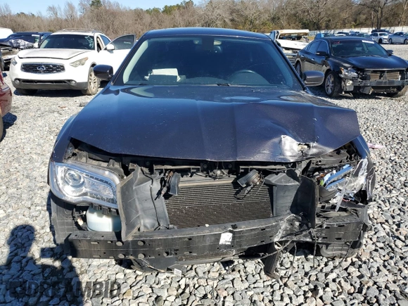 2016 Chrysler 300 Limited with VIN 2C3CCARG3GH208328, listed as a Copart auction lot 42081985 with 118,382 mi miles and Salvage Title. Bid and sale history available at DreamBid. Image 5.