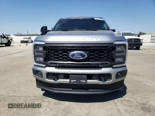 2024 Ford F-250 XL z VIN 1FT8W2BN2RED16263, wystawiony jako Copart lot #63127585 z przebiegiem 16 997 mil mil oraz Szkoda całkowita • Salvage title. Historia ofert i sprzedaży dostępna na DreamBid. Obrazek 5.