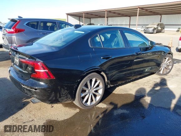 2019 Volvo S60 Momentum with VIN 7JRA22TK0KG013107, listed as a IAAI auction lot 41646660 with 29,461 mi miles. Bid and sale history available at carsss.com. Image 4.