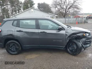 2020 Jeep Compass Sport z VIN 3C4NJCAB4LT253026, wystawiony jako IAAI lot #41897839 z przebiegiem 128 112 mil mil oraz . Historia ofert i sprzedaży dostępna na DreamBid. Obrazek 14.