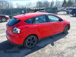 2013 Ford Focus SE with VIN 1FADP3K28DL180271, listed as a IAAI auction lot 41709369 with 121,823 mi miles. Bid and sale history available at carsss.com. Image 4.