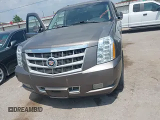 2014 Cadillac Escalade ESV Platinum with VIN 1GYS3KEF9ER241951, listed as a IAAI auction lot 42329074 with 239,665 mi miles and . Bid and sale history available at DreamBid. Image 12.