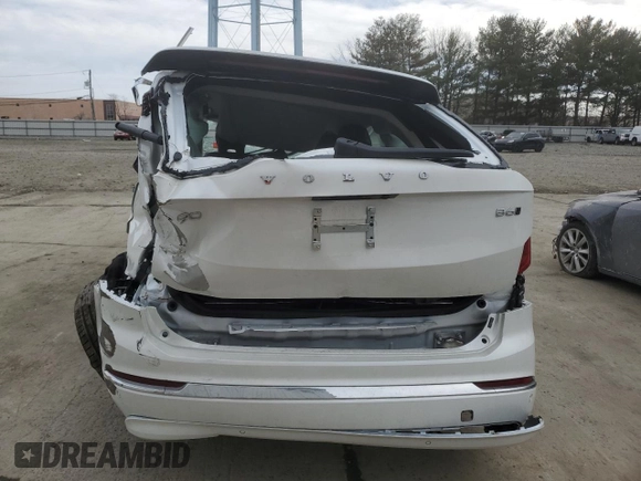 2025 Volvo XC90 Plus with VIN YV4062PE6S1347855, listed as a Copart auction lot 46486525 with 1,696 mi miles and Salvage Title. Bid and sale history available at DreamBid. Image 6.
