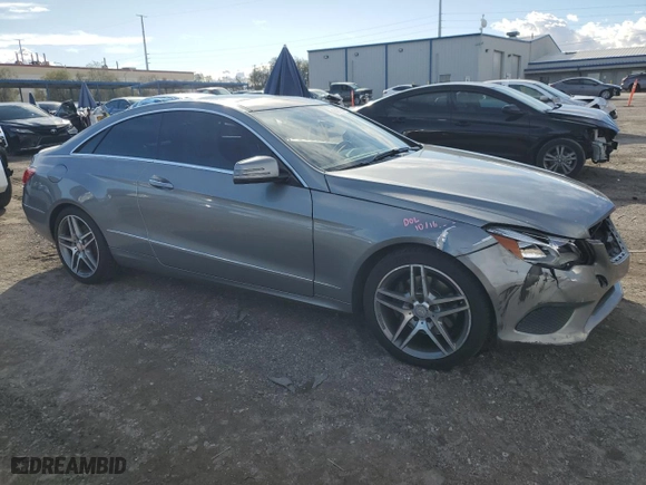 2014 Mercedes-Benz E-Class E 350 with VIN WDDKJ8JB0EF280890, listed as a Copart auction lot 45428125 with 121,492 mi miles and Salvage Title. Bid and sale history available at carsss.com. Image 4.