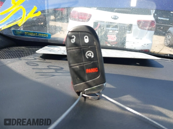 2021 Jeep Renegade 80th Anniversary z VIN ZACNJDBB9MPM67102, wystawiony jako IAAI lot #42636992 z przebiegiem 57 852 mil mil oraz . Historia ofert i sprzedaży dostępna na DreamBid. Obrazek 11.