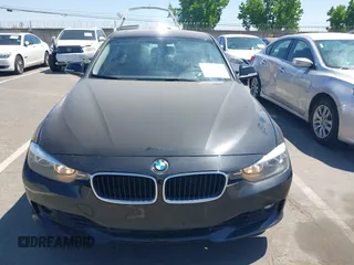 2015 BMW 3 Series 328i xDrive с VIN WBA3B5C55FF961143, выставлен на аукционе IAAI как лот 42561041 с пробегом 61 624 миль миль и . История ставок и продаж доступна на DreamBid. Изображение 6.