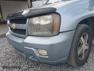 2006 Chevrolet TrailBlazer LS with VIN 1GNDT13S662279972, listed as a IAAI auction lot 41793230 with 283,537 mi miles. Bid and sale history available at carsss.com. Image 6.