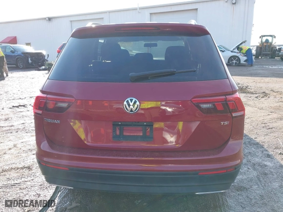 2018 Volkswagen Tiguan S with VIN 3VV1B7AX2JM050594, listed as a IAAI auction lot 41681117 with 134,654 mi miles. Bid and sale history available at carsss.com. Image 16.