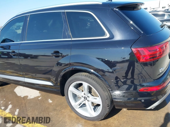 2019 Audi Q7 Prestige with VIN WA1VAAF70KD003824, listed as a IAAI auction lot 41696478 with 89,217 mi miles and . Bid and sale history available at DreamBid. Image 6.