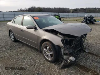 2005 Nissan Altima 2.5 with VIN 1N4AL11D45C137974, listed as a Copart auction lot 86982304 with 186,750 mi miles and Salvage Title. Bid and sale history available at carsss.com. Image 4.
