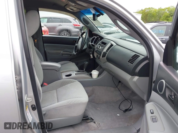 2011 Toyota Tacoma with VIN 3TMLU4EN4BM069898, listed as a IAAI auction lot 42371500 with 201,538 mi miles and . Bid and sale history available at DreamBid. Image 5.