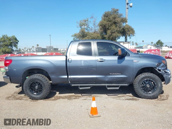 2007 Toyota Tundra Limited z VIN 5TFRV58177X020329, wystawiony jako IAAI lot #42270384 z przebiegiem 265 224 mil mil oraz . Historia ofert i sprzedaży dostępna na DreamBid. Obrazek 13.