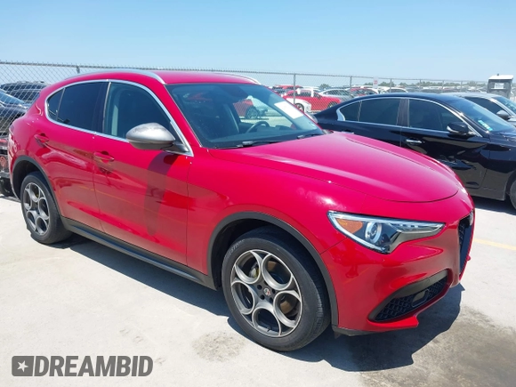 2018 Alfa Romeo Stelvio z VIN ZASFAKAN8J7B64173, wystawiony jako IAAI lot #42355202 z przebiegiem 111 698 mil mil oraz . Historia ofert i sprzedaży dostępna na DreamBid. Obrazek 1.