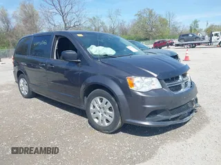 2017 Dodge Grand Caravan SE z VIN 2C4RDGBG1HR725915, wystawiony jako IAAI lot #42070982 z przebiegiem 134 659 mil mil oraz . Historia ofert i sprzedaży dostępna na DreamBid. Obrazek 1.
