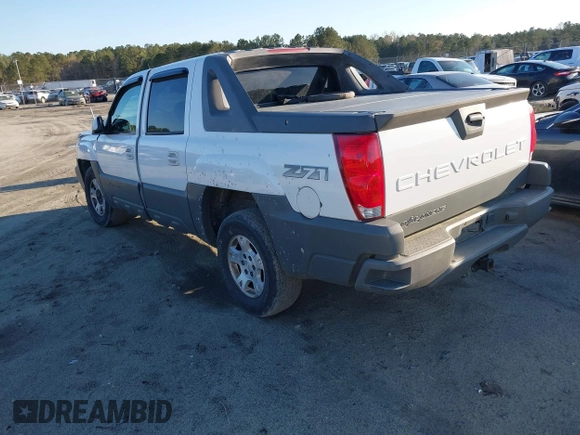 2002 Chevrolet Avalanche with VIN 3GNEK13T02G134587, listed as a IAAI auction lot 41793950 with 226,625 mi miles. Bid and sale history available at carsss.com. Image 3.