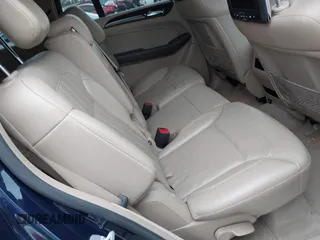 2015 Mercedes-Benz GL-Class GL 450 with VIN 4JGDF6EE9FA513009, listed as a IAAI auction lot 41311164 with 121,185 mi miles. Bid and sale history available at carsss.com. Image 8.