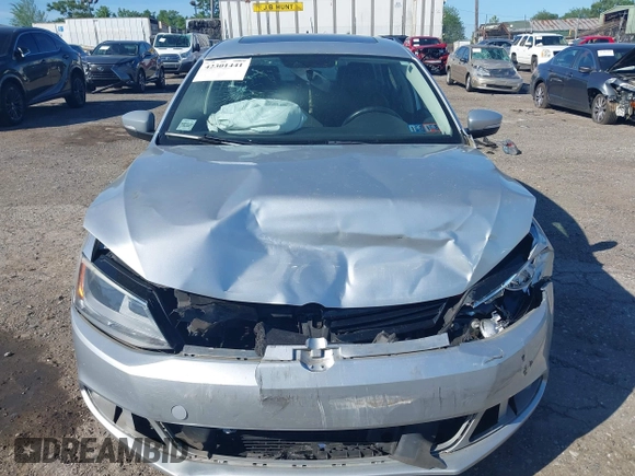 2012 Volkswagen Jetta SE with VIN 3VWDP7AJ5CM352597, listed as a IAAI auction lot 42301441 with 109,248 mi miles and . Bid and sale history available at DreamBid. Image 12.