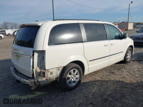2012 Chrysler Town & Country Touring z VIN 2C4RC1BG6CR213480, wystawiony jako IAAI lot #41887256 z przebiegiem 153 200 mil mil oraz . Historia ofert i sprzedaży dostępna na DreamBid. Obrazek 4.