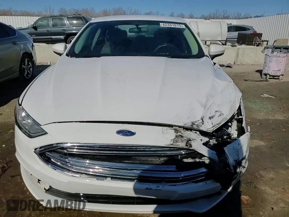 2018 Ford Fusion SE with VIN 3FA6P0H7XJR133458, listed as a Copart auction lot 42201015 with 135,136 mi miles and Salvage Title. Bid and sale history available at carsss.com. Image 13.