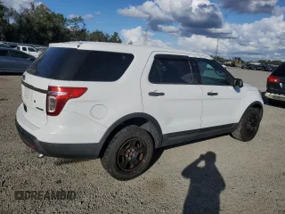 2013 Ford Utility Police Interceptor with VIN 1FM5K7AR9DGC15889, listed as a Copart auction lot 44801255 with 124,932 mi miles and Clean Title. Bid and sale history available at carsss.com. Image 3.