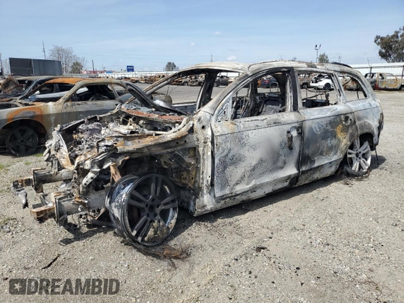 2013 Audi Q7 Prestige with VIN WA1VMAFE3DD007648, listed as a Copart auction lot 49740205 with Not provided miles and Non repairable. Bid and sale history available at DreamBid. Image 1.