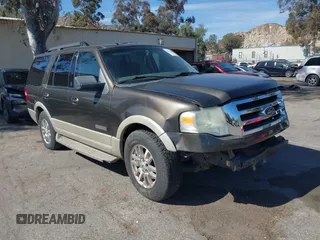 2008 Ford Expedition Eddie Bauer z VIN 1FMFU17558LA15413, wystawiony jako IAAI lot #41711406 z przebiegiem 119 721 mil mil oraz . Historia ofert i sprzedaży dostępna na DreamBid. Obrazek 1.