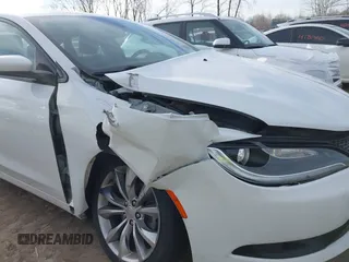 2016 Chrysler 200 S with VIN 1C3CCCBB6GN141810, listed as a IAAI auction lot 41819923 with 95,342 mi miles. Bid and sale history available at carsss.com. Image 6.