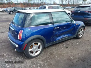 2004 MINI Hardtop with VIN WMWRC33434TJ53374, listed as a IAAI auction lot 41738120 with 129,995 mi miles and . Bid and sale history available at DreamBid. Image 4.