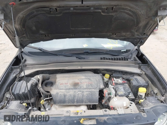 2018 Jeep Renegade Latitude with VIN ZACCJABB8JPJ55645, listed as a IAAI auction lot 42071695 with 124,067 mi miles. Bid and sale history available at carsss.com. Image 10.